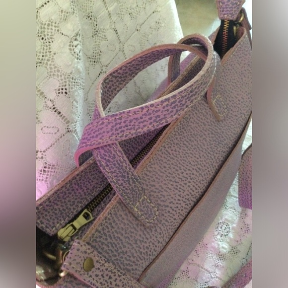 Portland Leather Goods Medium Crossbody Bag. Lilac - Picture 2 of 15